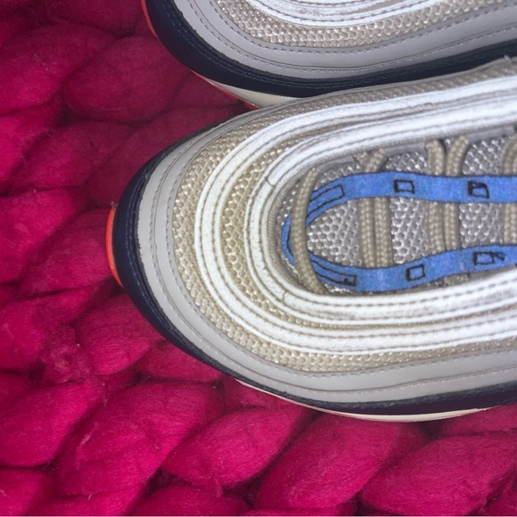 Women Nike Tenn shoes - Picture 3 of 11